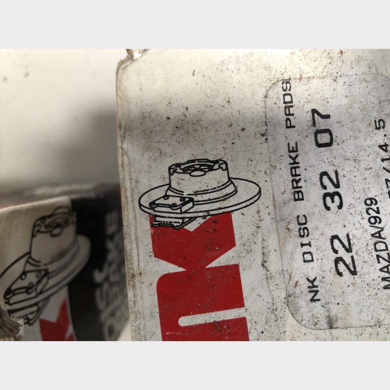 Mazda 929 bremseklodsest for