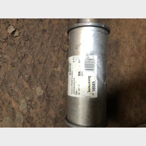 Nissan Primera P10 mellempotte