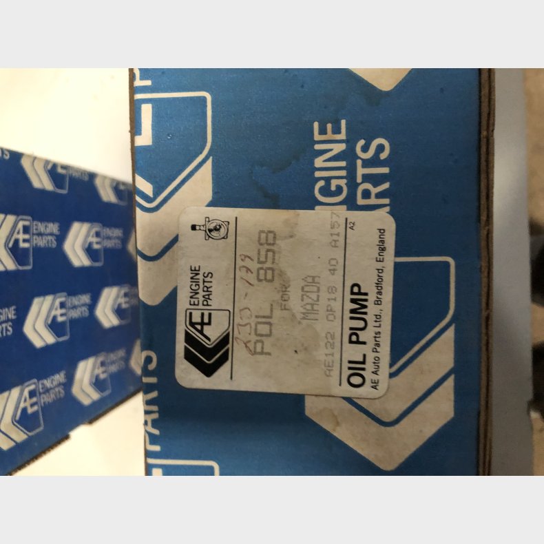 Mazda 929 LA 1800 oliepumpe