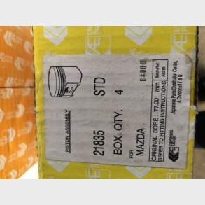 Mazda 323 1,5 stempels�t std