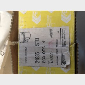 Mazda 323 1,5 stempel std