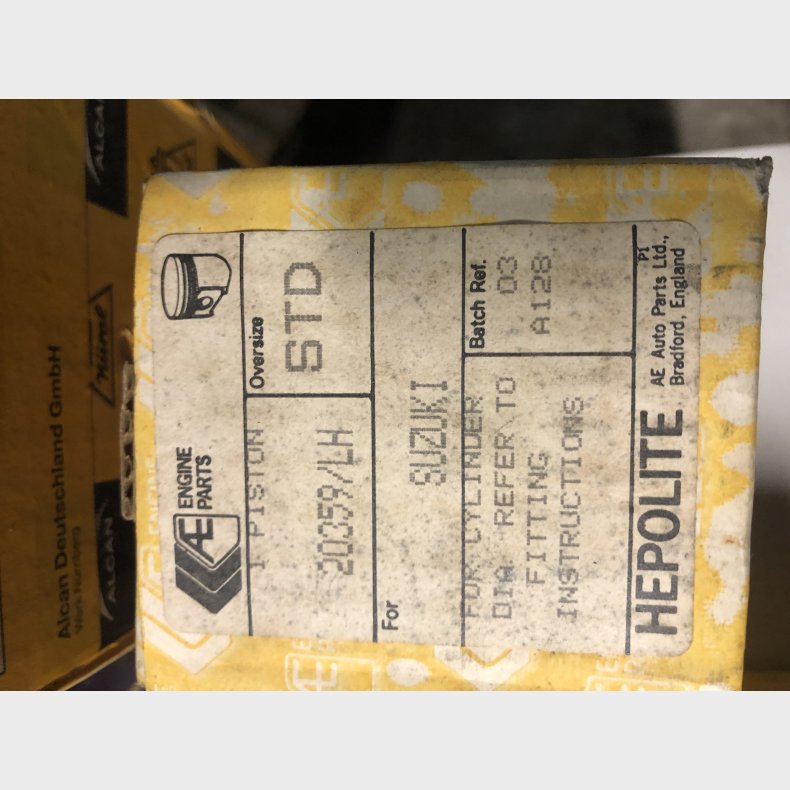 Suzuki GT750 stempel std. str. venstre + midt